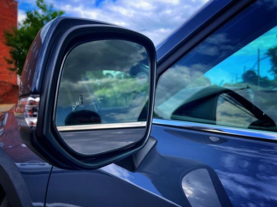 2025 Toyota Grand Highlander Hybrid XLE AWD (Natl), available for sale in BROOKLYN, New York | Deals on Wheels International Auto. BROOKLYN, New York 2025 Toyota Grand Highlander Hybrid XLE AWD (Natl), available for sale in BROOKLYN, New York | Deals on Wheels International Auto. BROOKLYN, New York