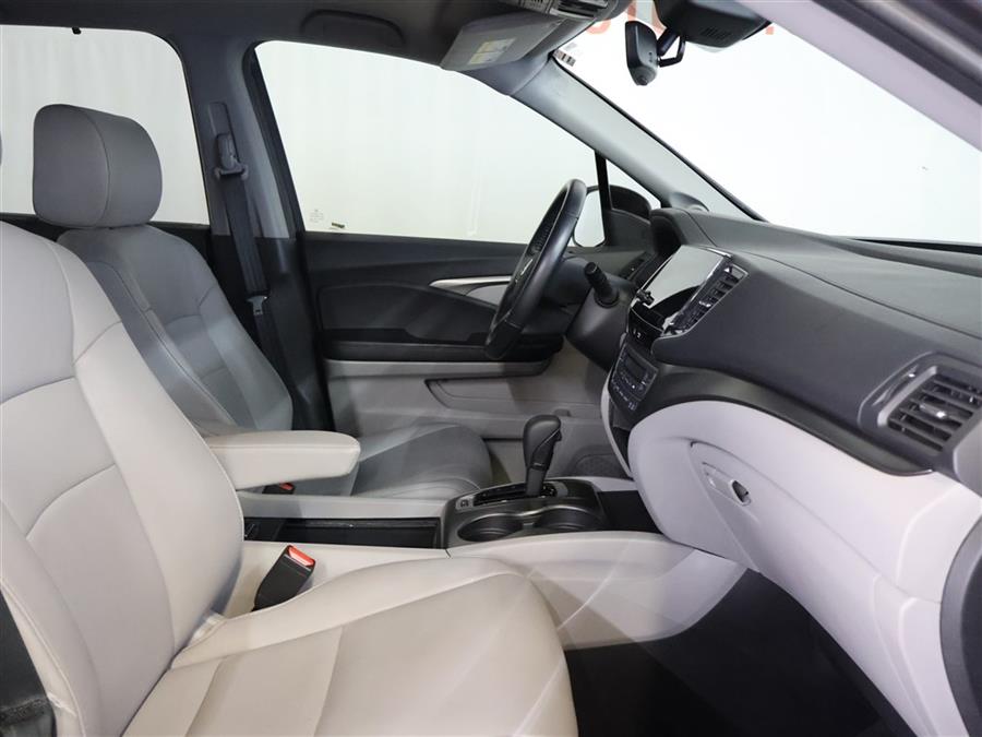 2019 Honda Pilot EXL, available for sale in Paterson, New Jersey | Fast Track Motors. Paterson, New Jersey 2019 Honda Pilot EXL, available for sale in Paterson, New Jersey | Fast Track Motors. Paterson, New Jersey