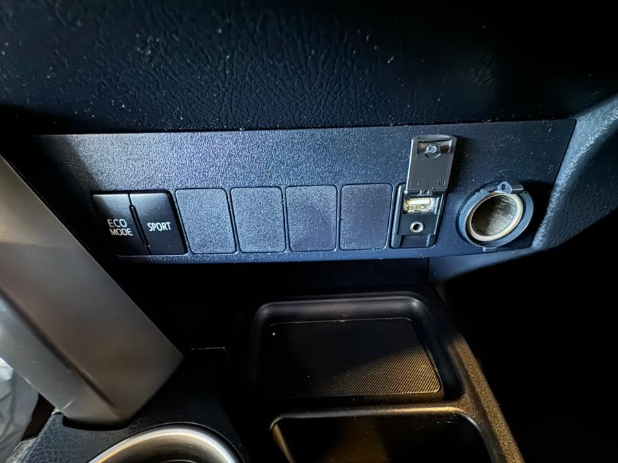 2014 Toyota RAV4 AWD 4dr LE (Natl), available for sale in West Hartford, Connecticut | AutoMax. West Hartford, Connecticut 2014 Toyota RAV4 AWD 4dr LE (Natl), available for sale in West Hartford, Connecticut | AutoMax. West Hartford, Connecticut