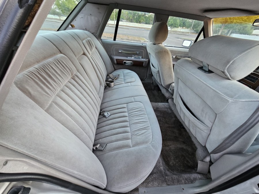 1989 Ford LTD Crown Victoria 4dr Sedan LX, available for sale in Longwood, Florida | Majestic Autos Inc.. Longwood, Florida 1989 Ford LTD Crown Victoria 4dr Sedan LX, available for sale in Longwood, Florida | Majestic Autos Inc.. Longwood, Florida
