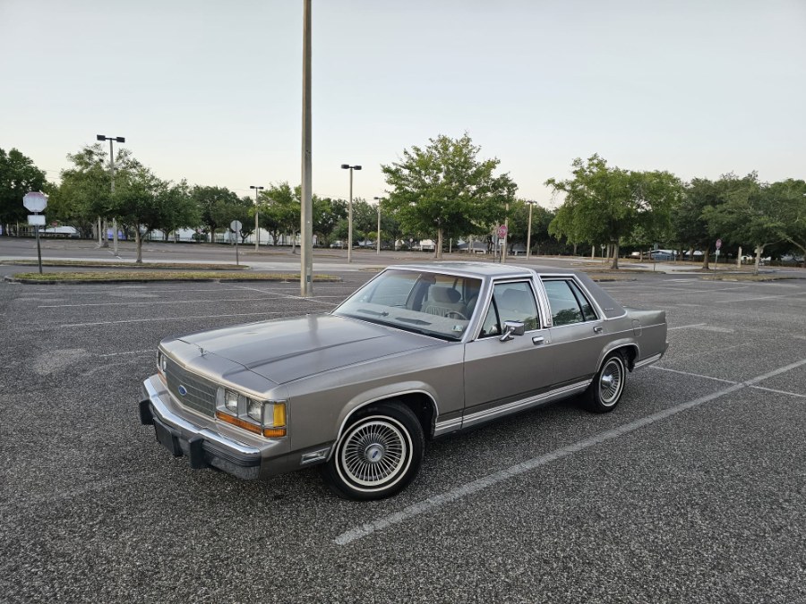 1989 Ford LTD Crown Victoria 4dr Sedan LX, available for sale in Longwood, Florida | Majestic Autos Inc.. Longwood, Florida 1989 Ford LTD Crown Victoria 4dr Sedan LX, available for sale in Longwood, Florida | Majestic Autos Inc.. Longwood, Florida