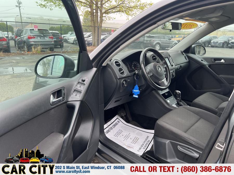 2018 Volkswagen Tiguan Limited 2.0T 4MOTION, available for sale in East Windsor, Connecticut | Car City LLC. East Windsor, Connecticut 2018 Volkswagen Tiguan Limited 2.0T 4MOTION, available for sale in East Windsor, Connecticut | Car City LLC. East Windsor, Connecticut