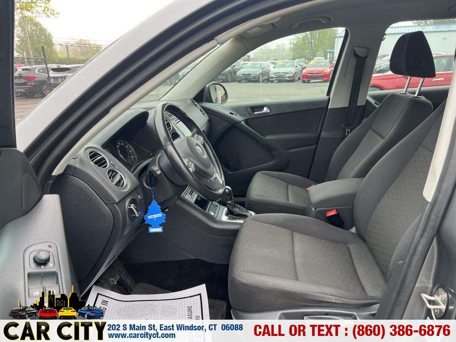 2018 Volkswagen Tiguan Limited 2.0T 4MOTION, available for sale in East Windsor, Connecticut | Car City LLC. East Windsor, Connecticut 2018 Volkswagen Tiguan Limited 2.0T 4MOTION, available for sale in East Windsor, Connecticut | Car City LLC. East Windsor, Connecticut