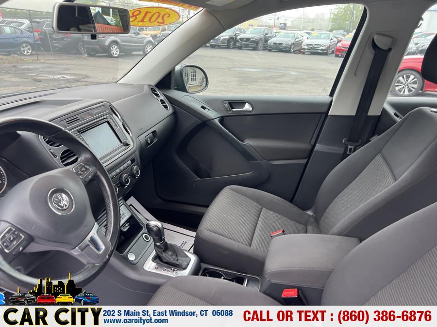 2018 Volkswagen Tiguan Limited 2.0T 4MOTION, available for sale in East Windsor, Connecticut | Car City LLC. East Windsor, Connecticut 2018 Volkswagen Tiguan Limited 2.0T 4MOTION, available for sale in East Windsor, Connecticut | Car City LLC. East Windsor, Connecticut