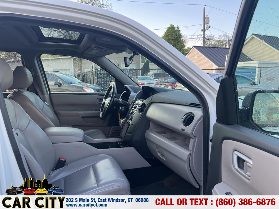 2015 Honda Pilot 4WD 4dr EX-L, available for sale in East Windsor, Connecticut | Car City LLC. East Windsor, Connecticut 2015 Honda Pilot 4WD 4dr EX-L, available for sale in East Windsor, Connecticut | Car City LLC. East Windsor, Connecticut
