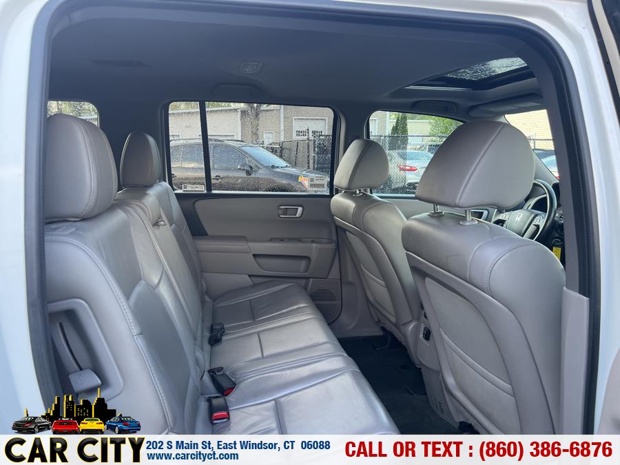 2015 Honda Pilot 4WD 4dr EX-L, available for sale in East Windsor, Connecticut | Car City LLC. East Windsor, Connecticut 2015 Honda Pilot 4WD 4dr EX-L, available for sale in East Windsor, Connecticut | Car City LLC. East Windsor, Connecticut