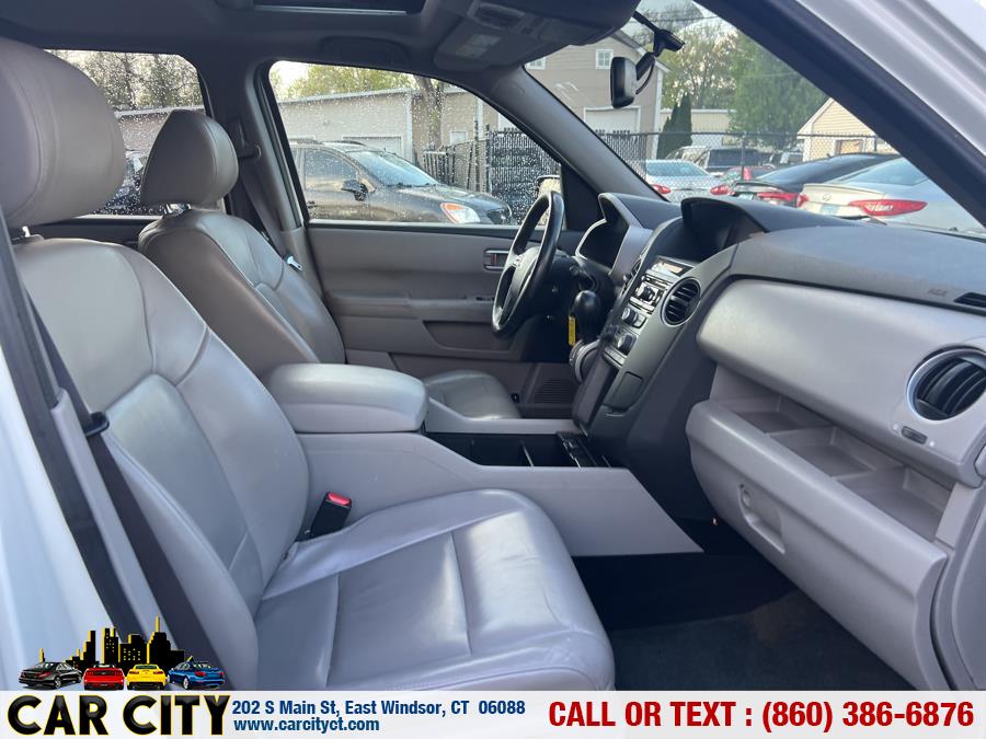 2015 Honda Pilot 4WD 4dr EX-L, available for sale in East Windsor, Connecticut | Car City LLC. East Windsor, Connecticut 2015 Honda Pilot 4WD 4dr EX-L, available for sale in East Windsor, Connecticut | Car City LLC. East Windsor, Connecticut