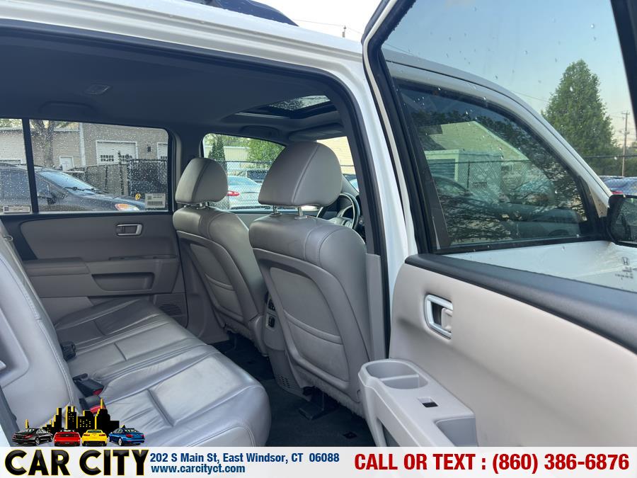 2015 Honda Pilot 4WD 4dr EX-L, available for sale in East Windsor, Connecticut | Car City LLC. East Windsor, Connecticut 2015 Honda Pilot 4WD 4dr EX-L, available for sale in East Windsor, Connecticut | Car City LLC. East Windsor, Connecticut