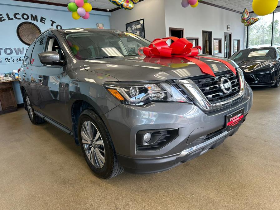 2020 Nissan Pathfinder 4x4 SV, available for sale in Inwood, New York | 5 Towns Drive. Inwood, New York 2020 Nissan Pathfinder 4x4 SV, available for sale in Inwood, New York | 5 Towns Drive. Inwood, New York