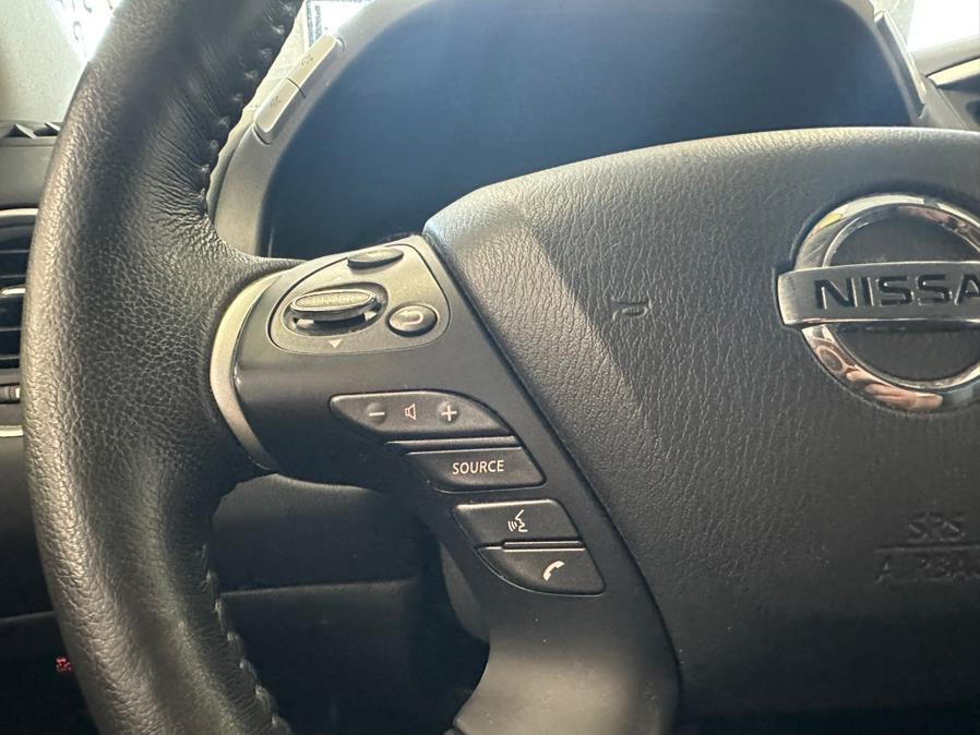 2020 Nissan Pathfinder 4x4 SV, available for sale in Inwood, New York | 5 Towns Drive. Inwood, New York 2020 Nissan Pathfinder 4x4 SV, available for sale in Inwood, New York | 5 Towns Drive. Inwood, New York