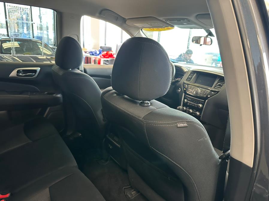 2020 Nissan Pathfinder 4x4 SV, available for sale in Inwood, New York | 5 Towns Drive. Inwood, New York 2020 Nissan Pathfinder 4x4 SV, available for sale in Inwood, New York | 5 Towns Drive. Inwood, New York