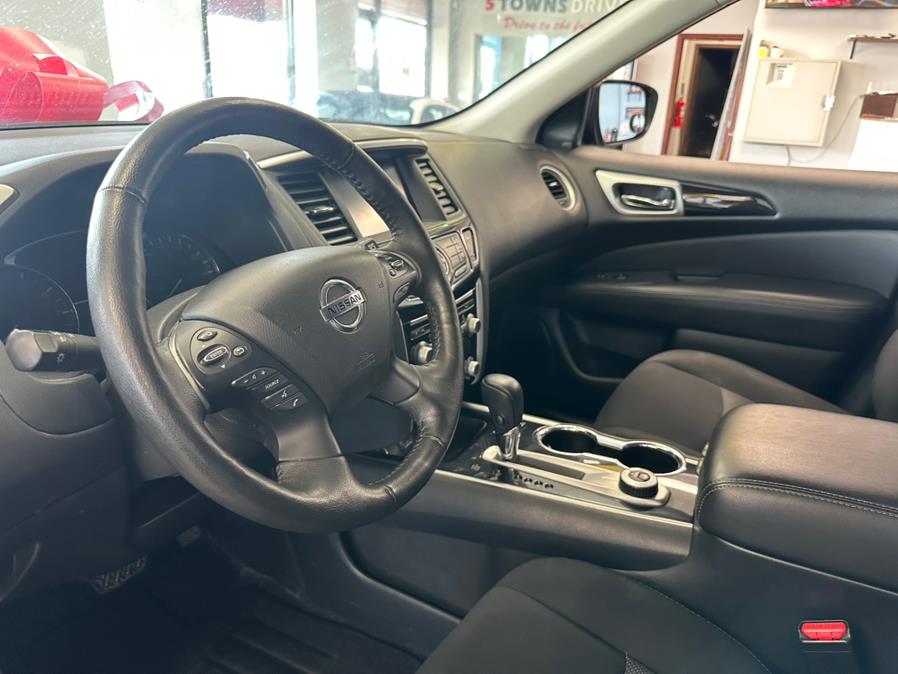 2020 Nissan Pathfinder 4x4 SV, available for sale in Inwood, New York | 5 Towns Drive. Inwood, New York 2020 Nissan Pathfinder 4x4 SV, available for sale in Inwood, New York | 5 Towns Drive. Inwood, New York