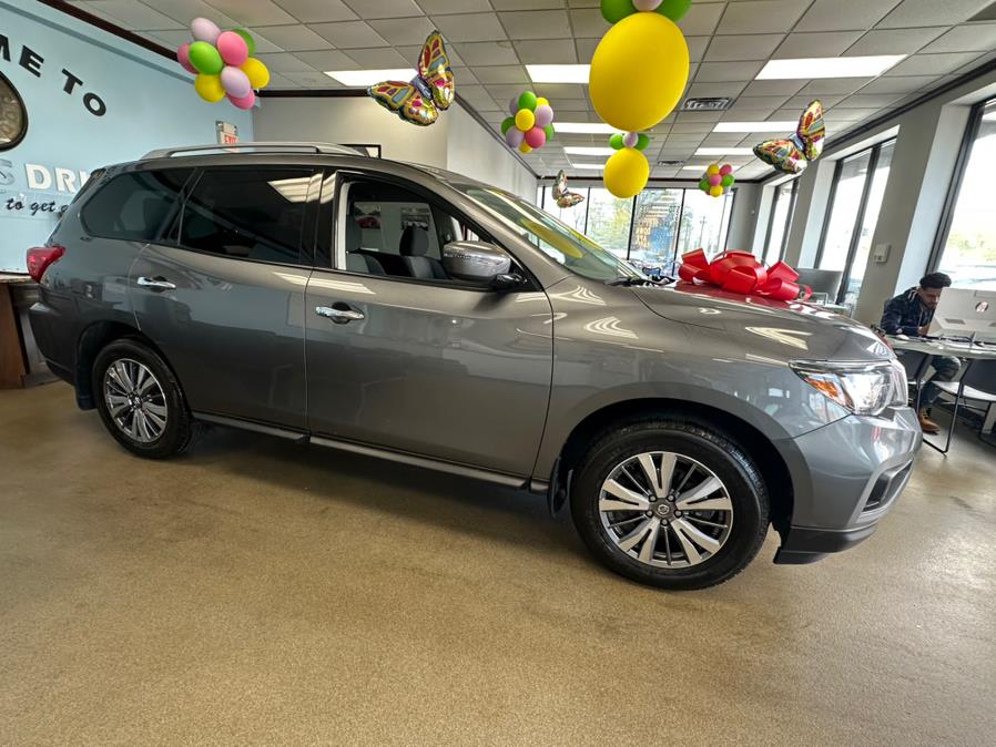 2020 Nissan Pathfinder 4x4 SV, available for sale in Inwood, New York | 5 Towns Drive. Inwood, New York 2020 Nissan Pathfinder 4x4 SV, available for sale in Inwood, New York | 5 Towns Drive. Inwood, New York