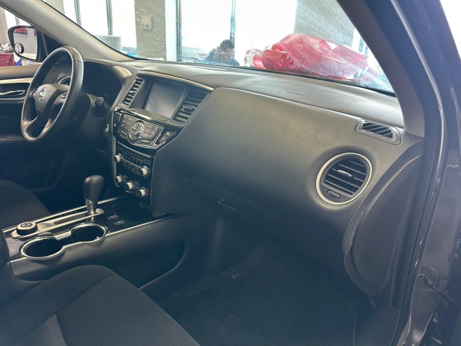 2020 Nissan Pathfinder 4x4 SV, available for sale in Inwood, New York | 5 Towns Drive. Inwood, New York 2020 Nissan Pathfinder 4x4 SV, available for sale in Inwood, New York | 5 Towns Drive. Inwood, New York