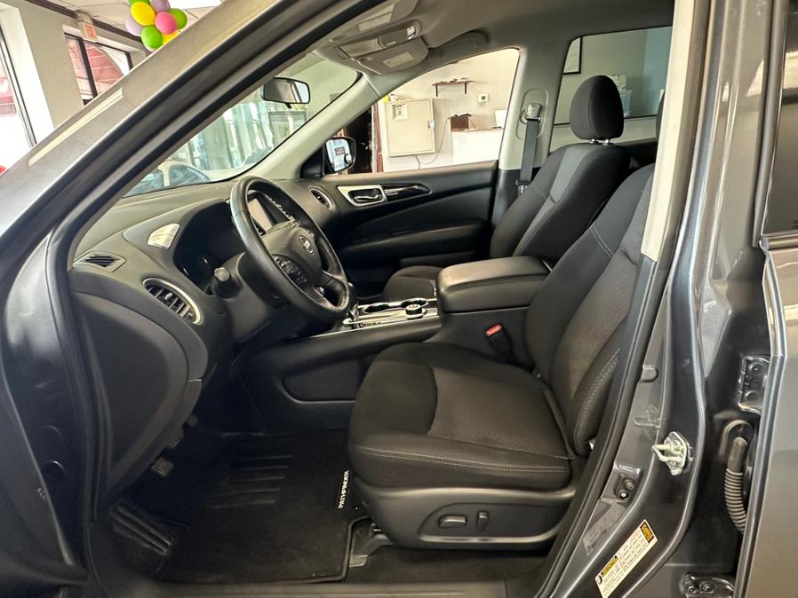 2020 Nissan Pathfinder 4x4 SV, available for sale in Inwood, New York | 5 Towns Drive. Inwood, New York 2020 Nissan Pathfinder 4x4 SV, available for sale in Inwood, New York | 5 Towns Drive. Inwood, New York