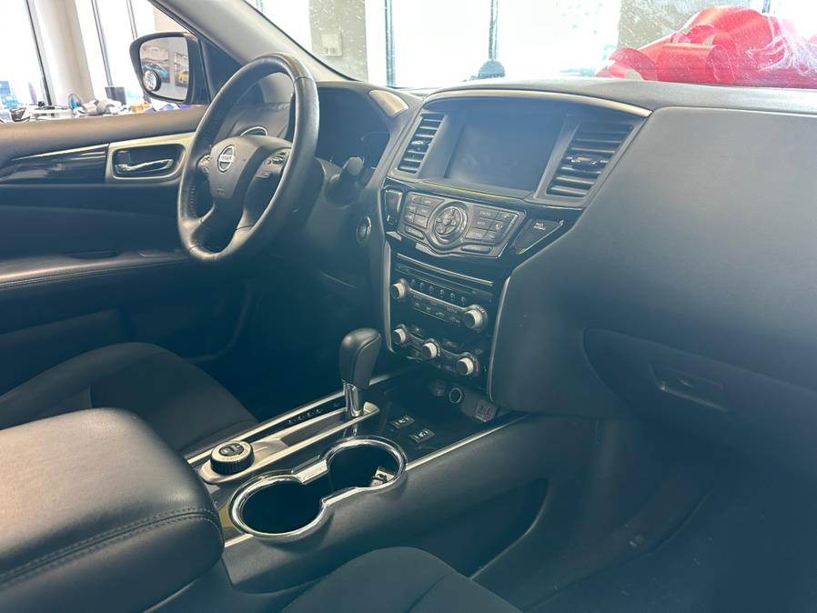 2020 Nissan Pathfinder 4x4 SV, available for sale in Inwood, New York | 5 Towns Drive. Inwood, New York 2020 Nissan Pathfinder 4x4 SV, available for sale in Inwood, New York | 5 Towns Drive. Inwood, New York