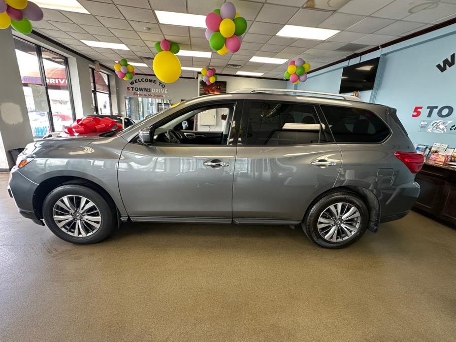2020 Nissan Pathfinder 4x4 SV, available for sale in Inwood, New York | 5 Towns Drive. Inwood, New York 2020 Nissan Pathfinder 4x4 SV, available for sale in Inwood, New York | 5 Towns Drive. Inwood, New York