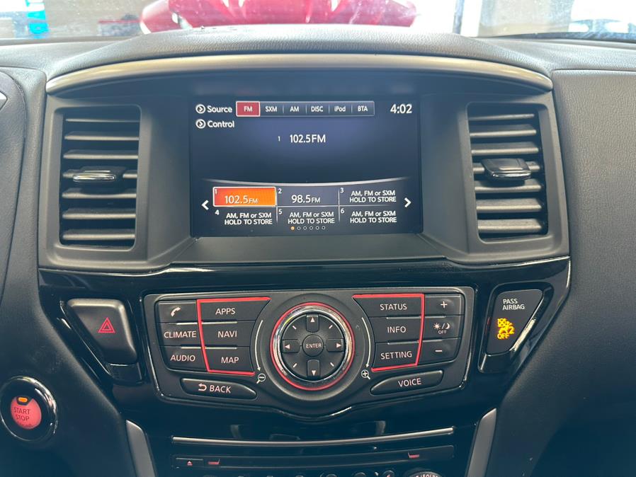 2020 Nissan Pathfinder 4x4 SV, available for sale in Inwood, New York | 5 Towns Drive. Inwood, New York 2020 Nissan Pathfinder 4x4 SV, available for sale in Inwood, New York | 5 Towns Drive. Inwood, New York