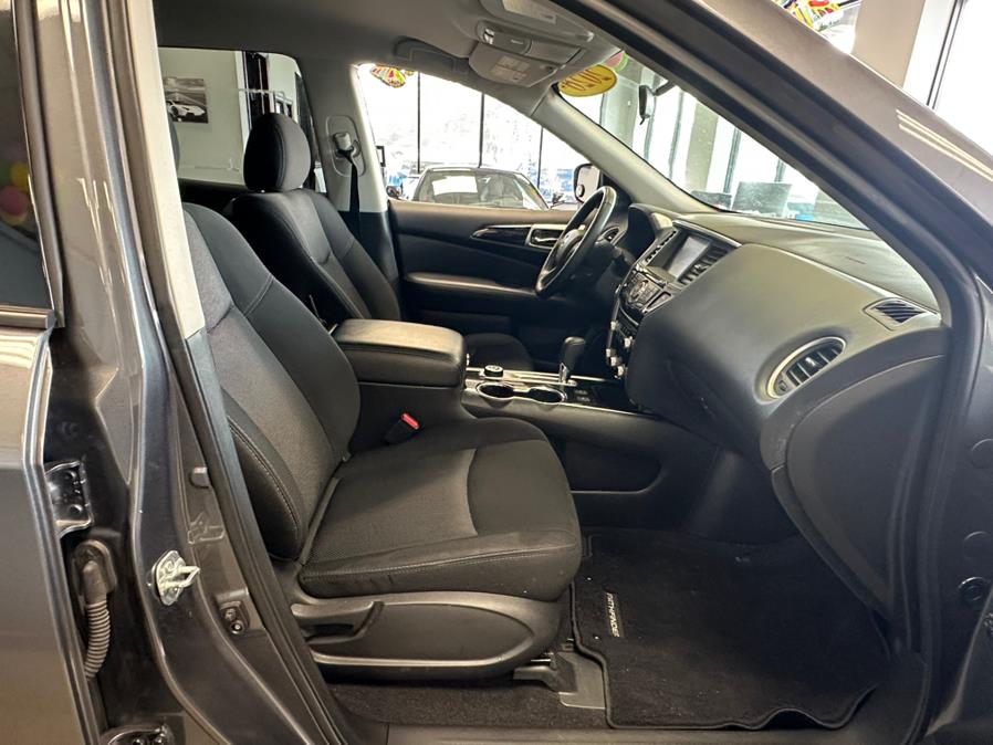 2020 Nissan Pathfinder 4x4 SV, available for sale in Inwood, New York | 5 Towns Drive. Inwood, New York 2020 Nissan Pathfinder 4x4 SV, available for sale in Inwood, New York | 5 Towns Drive. Inwood, New York