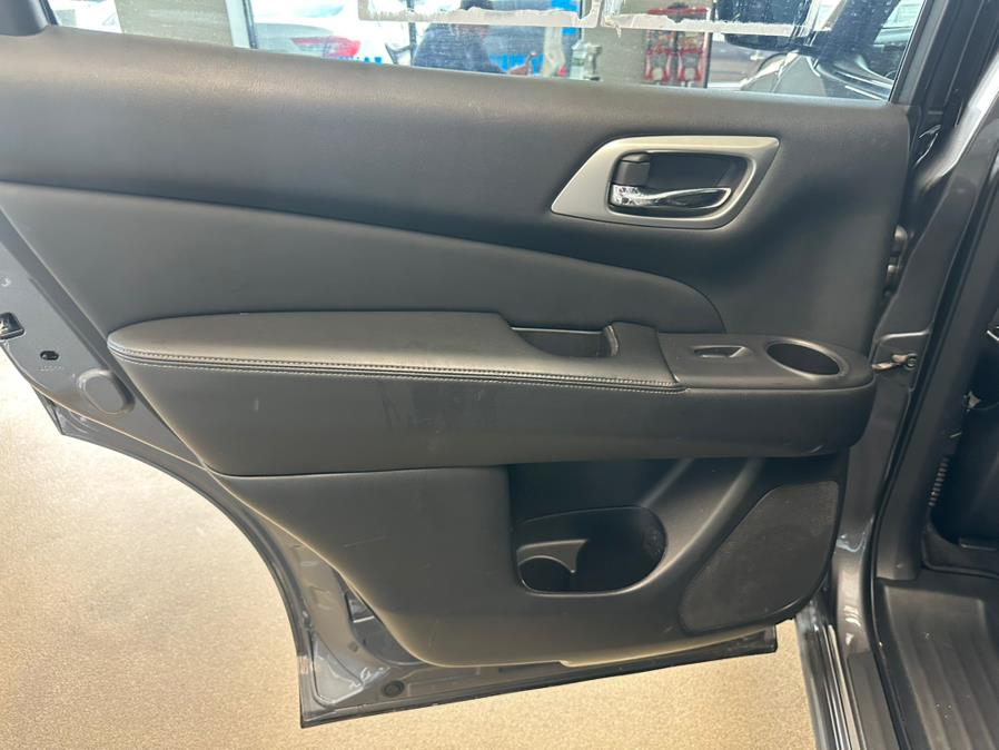 2020 Nissan Pathfinder 4x4 SV, available for sale in Inwood, New York | 5 Towns Drive. Inwood, New York 2020 Nissan Pathfinder 4x4 SV, available for sale in Inwood, New York | 5 Towns Drive. Inwood, New York