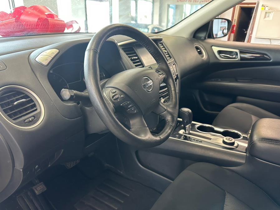 2020 Nissan Pathfinder 4x4 SV, available for sale in Inwood, New York | 5 Towns Drive. Inwood, New York 2020 Nissan Pathfinder 4x4 SV, available for sale in Inwood, New York | 5 Towns Drive. Inwood, New York