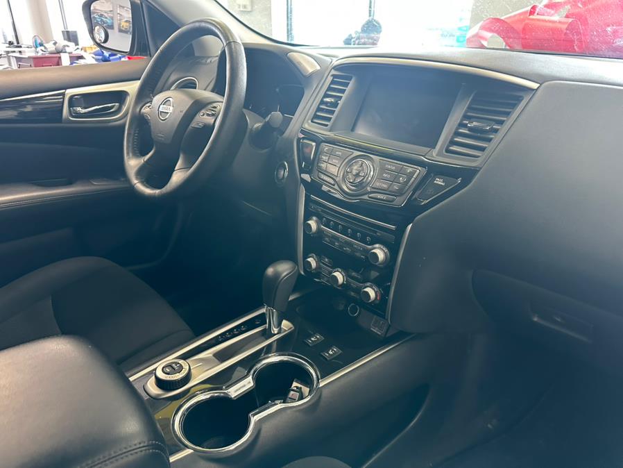 2020 Nissan Pathfinder 4x4 SV, available for sale in Inwood, New York | 5 Towns Drive. Inwood, New York 2020 Nissan Pathfinder 4x4 SV, available for sale in Inwood, New York | 5 Towns Drive. Inwood, New York