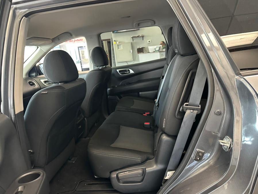 2020 Nissan Pathfinder 4x4 SV, available for sale in Inwood, New York | 5 Towns Drive. Inwood, New York 2020 Nissan Pathfinder 4x4 SV, available for sale in Inwood, New York | 5 Towns Drive. Inwood, New York