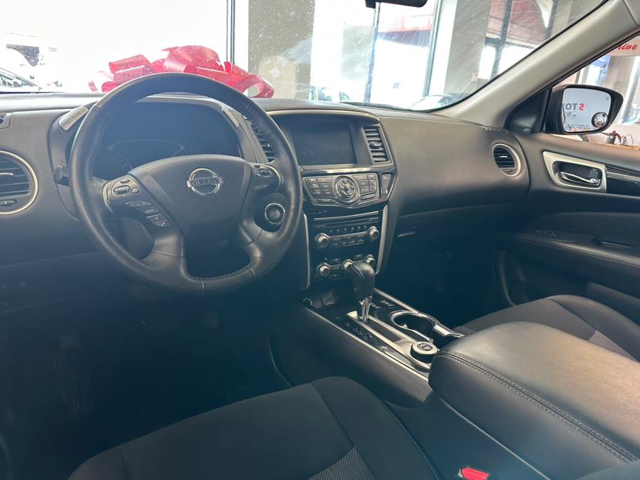 2020 Nissan Pathfinder 4x4 SV, available for sale in Inwood, New York | 5 Towns Drive. Inwood, New York 2020 Nissan Pathfinder 4x4 SV, available for sale in Inwood, New York | 5 Towns Drive. Inwood, New York