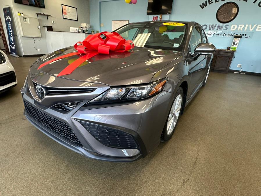 2022 Toyota Camry SE Auto (Natl), available for sale in Inwood, New York | 5 Towns Drive. Inwood, New York 2022 Toyota Camry SE Auto (Natl), available for sale in Inwood, New York | 5 Towns Drive. Inwood, New York
