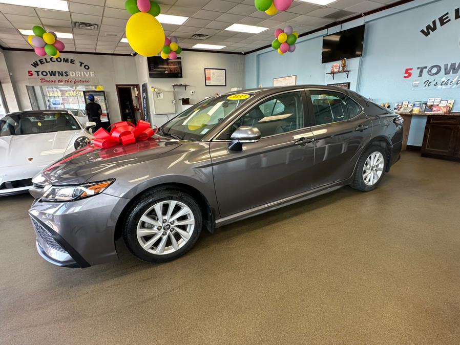 2022 Toyota Camry SE Auto (Natl), available for sale in Inwood, New York | 5 Towns Drive. Inwood, New York 2022 Toyota Camry SE Auto (Natl), available for sale in Inwood, New York | 5 Towns Drive. Inwood, New York