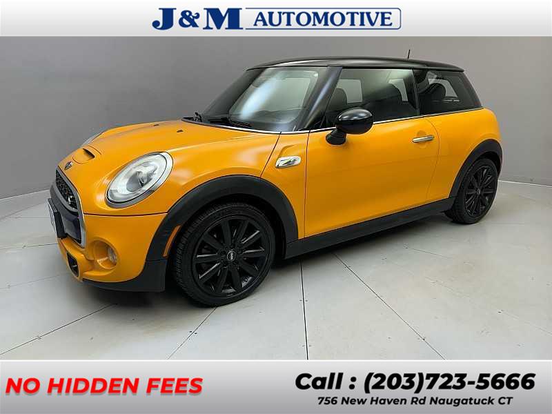 Used 2017 Mini Hardtop 2 Door in Naugatuck, Connecticut | J&M Automotive Sls&Svc LLC. Naugatuck, Connecticut