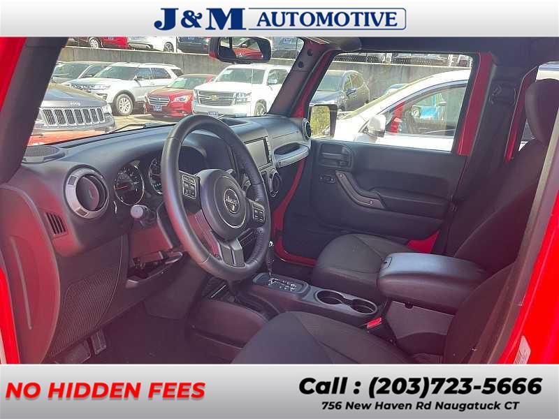 2016 Jeep Wrangler Unlimited Sport photo 2