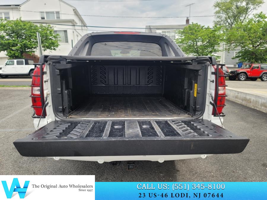 2008 Chevrolet Avalanche LT SPORT PICPUP 2WD Crew Cab 130" LT w/3LT, available for sale in Lodi, New Jersey | AW Auto & Truck Wholesalers, Inc. Lodi, New Jersey 2008 Chevrolet Avalanche LT SPORT PICPUP 2WD Crew Cab 130" LT w/3LT, available for sale in Lodi, New Jersey | AW Auto & Truck Wholesalers, Inc. Lodi, New Jersey
