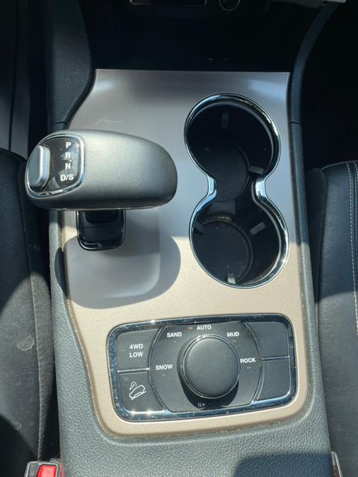2015 Jeep Grand Cherokee 4WD 4dr Limited, available for sale in New Milford, Connecticut | New Milford Auto Sales. New Milford, Connecticut 2015 Jeep Grand Cherokee 4WD 4dr Limited, available for sale in New Milford, Connecticut | New Milford Auto Sales. New Milford, Connecticut