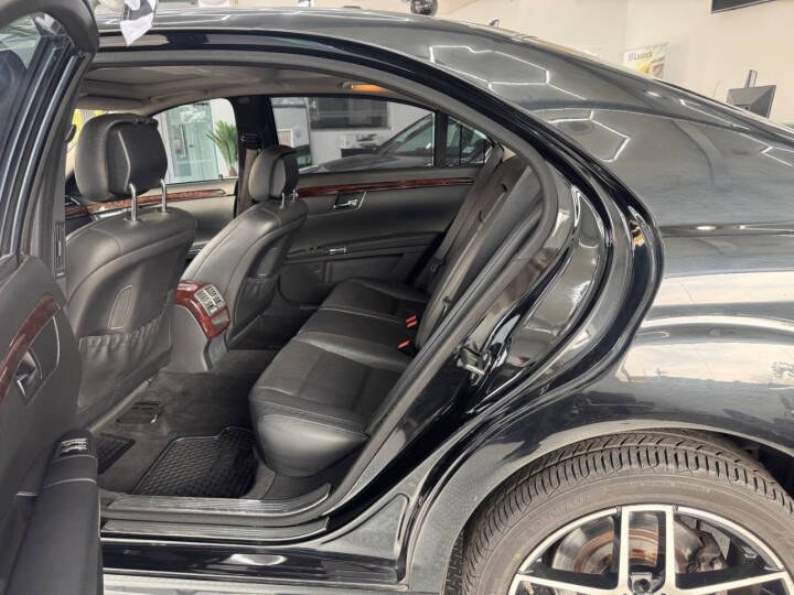 2013 Mercedes-Benz S-Class 4dr Sdn S 550 4MATIC, available for sale in Jersey City, New Jersey | Luxe Auto Galleria. Jersey City, New Jersey 2013 Mercedes-Benz S-Class 4dr Sdn S 550 4MATIC, available for sale in Jersey City, New Jersey | Luxe Auto Galleria. Jersey City, New Jersey