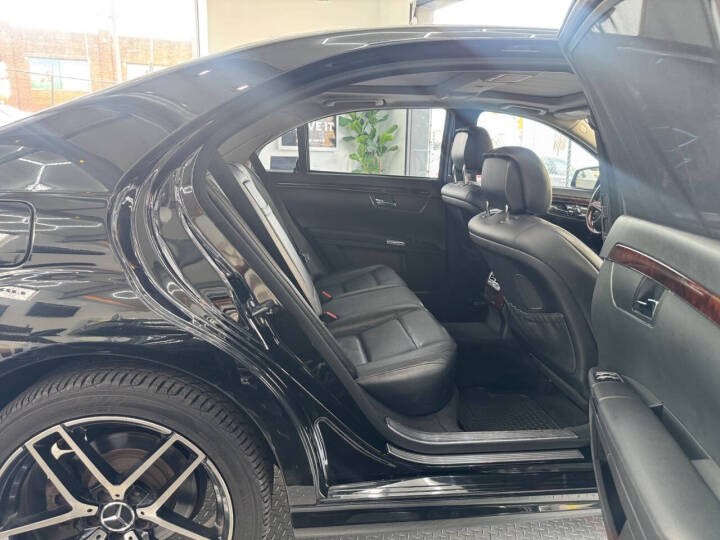 2013 Mercedes-Benz S-Class 4dr Sdn S 550 4MATIC, available for sale in Jersey City, New Jersey | Luxe Auto Galleria. Jersey City, New Jersey 2013 Mercedes-Benz S-Class 4dr Sdn S 550 4MATIC, available for sale in Jersey City, New Jersey | Luxe Auto Galleria. Jersey City, New Jersey