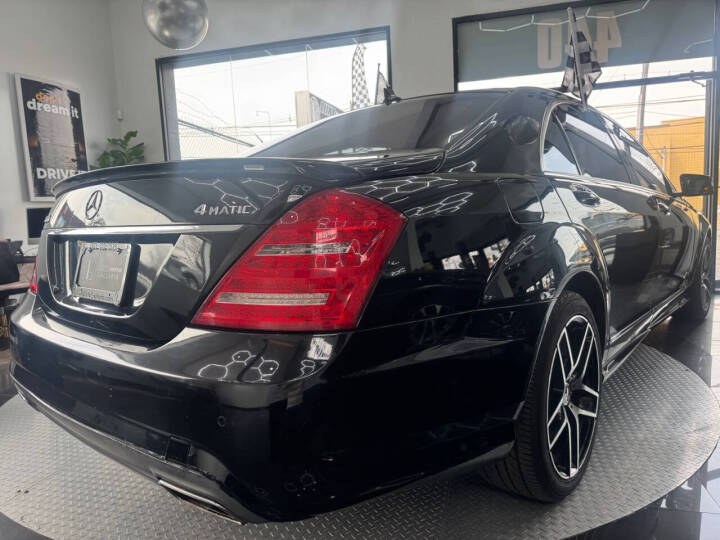 2013 Mercedes-Benz S-Class 4dr Sdn S 550 4MATIC, available for sale in Jersey City, New Jersey | Luxe Auto Galleria. Jersey City, New Jersey 2013 Mercedes-Benz S-Class 4dr Sdn S 550 4MATIC, available for sale in Jersey City, New Jersey | Luxe Auto Galleria. Jersey City, New Jersey