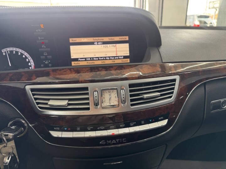 2013 Mercedes-Benz S-Class 4dr Sdn S 550 4MATIC, available for sale in Jersey City, New Jersey | Luxe Auto Galleria. Jersey City, New Jersey 2013 Mercedes-Benz S-Class 4dr Sdn S 550 4MATIC, available for sale in Jersey City, New Jersey | Luxe Auto Galleria. Jersey City, New Jersey