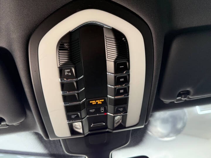 2017 Porsche Cayenne Platinum Edition AWD, available for sale in Jersey City, New Jersey | Luxe Auto Galleria. Jersey City, New Jersey 2017 Porsche Cayenne Platinum Edition AWD, available for sale in Jersey City, New Jersey | Luxe Auto Galleria. Jersey City, New Jersey