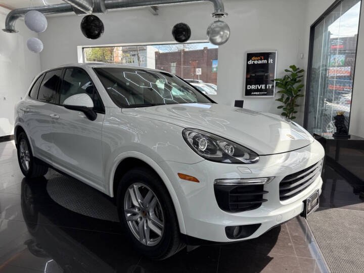 2017 Porsche Cayenne Platinum Edition AWD, available for sale in Jersey City, New Jersey | Luxe Auto Galleria. Jersey City, New Jersey 2017 Porsche Cayenne Platinum Edition AWD, available for sale in Jersey City, New Jersey | Luxe Auto Galleria. Jersey City, New Jersey
