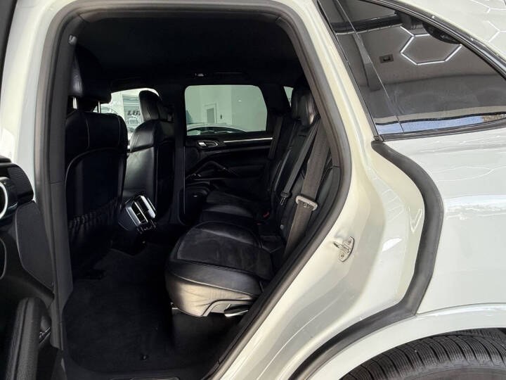 2017 Porsche Cayenne Platinum Edition AWD, available for sale in Jersey City, New Jersey | Luxe Auto Galleria. Jersey City, New Jersey 2017 Porsche Cayenne Platinum Edition AWD, available for sale in Jersey City, New Jersey | Luxe Auto Galleria. Jersey City, New Jersey