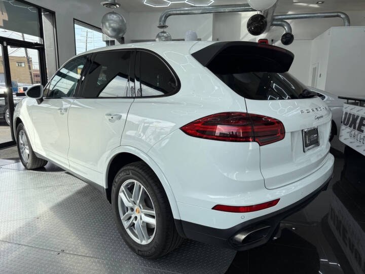 2017 Porsche Cayenne Platinum Edition AWD, available for sale in Jersey City, New Jersey | Luxe Auto Galleria. Jersey City, New Jersey 2017 Porsche Cayenne Platinum Edition AWD, available for sale in Jersey City, New Jersey | Luxe Auto Galleria. Jersey City, New Jersey