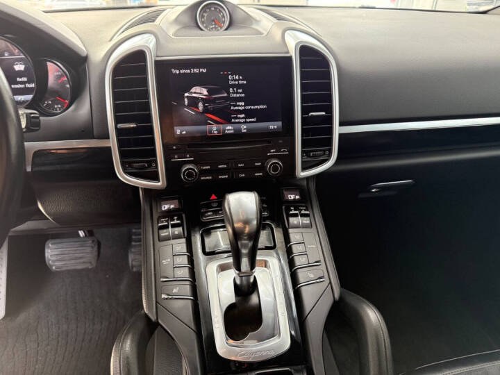 2017 Porsche Cayenne Platinum Edition AWD, available for sale in Jersey City, New Jersey | Luxe Auto Galleria. Jersey City, New Jersey 2017 Porsche Cayenne Platinum Edition AWD, available for sale in Jersey City, New Jersey | Luxe Auto Galleria. Jersey City, New Jersey