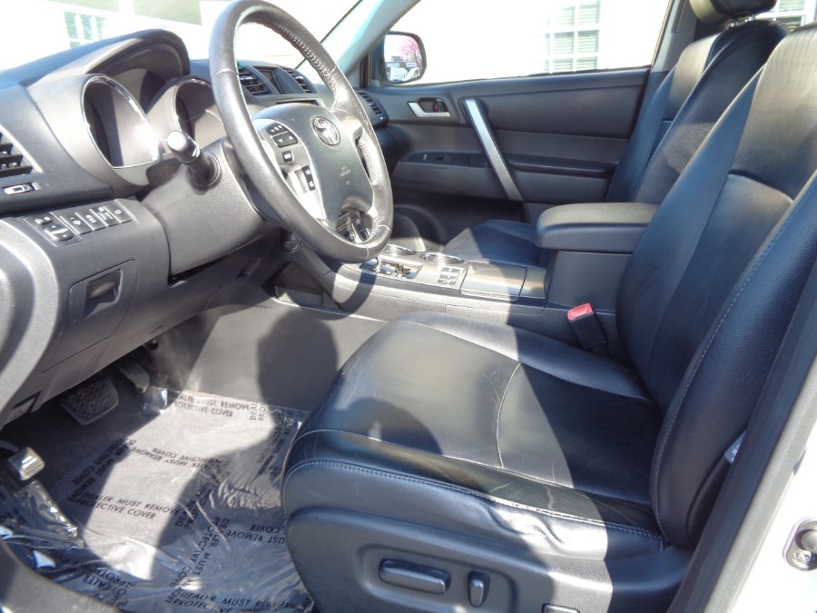 2012 Toyota Highlander 4WD 4dr V6 SE (Natl), available for sale in Valley Stream, New York | NY Auto Traders. Valley Stream, New York 2012 Toyota Highlander 4WD 4dr V6 SE (Natl), available for sale in Valley Stream, New York | NY Auto Traders. Valley Stream, New York