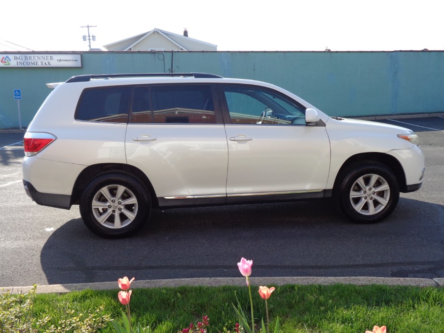 2012 Toyota Highlander 4WD 4dr V6 SE (Natl), available for sale in Valley Stream, New York | NY Auto Traders. Valley Stream, New York 2012 Toyota Highlander 4WD 4dr V6 SE (Natl), available for sale in Valley Stream, New York | NY Auto Traders. Valley Stream, New York