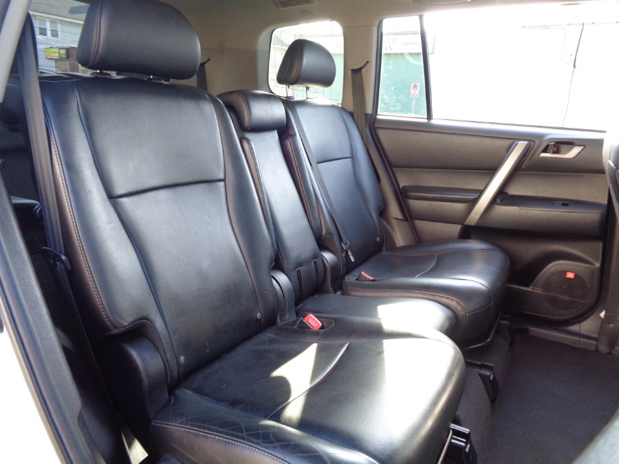 2012 Toyota Highlander 4WD 4dr V6 SE (Natl), available for sale in Valley Stream, New York | NY Auto Traders. Valley Stream, New York 2012 Toyota Highlander 4WD 4dr V6 SE (Natl), available for sale in Valley Stream, New York | NY Auto Traders. Valley Stream, New York