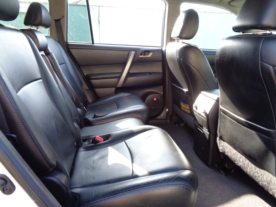 2012 Toyota Highlander 4WD 4dr V6 SE (Natl), available for sale in Valley Stream, New York | NY Auto Traders. Valley Stream, New York 2012 Toyota Highlander 4WD 4dr V6 SE (Natl), available for sale in Valley Stream, New York | NY Auto Traders. Valley Stream, New York