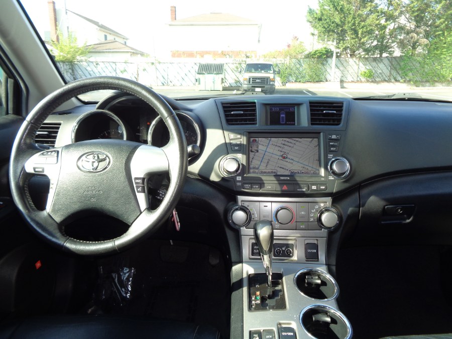 2012 Toyota Highlander 4WD 4dr V6 SE (Natl), available for sale in Valley Stream, New York | NY Auto Traders. Valley Stream, New York 2012 Toyota Highlander 4WD 4dr V6 SE (Natl), available for sale in Valley Stream, New York | NY Auto Traders. Valley Stream, New York