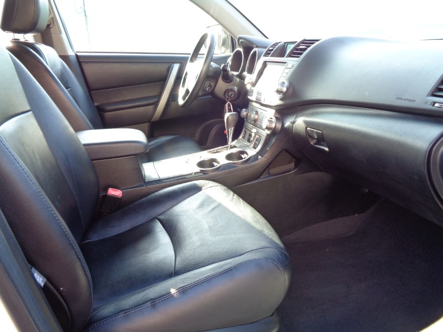 2012 Toyota Highlander 4WD 4dr V6 SE (Natl), available for sale in Valley Stream, New York | NY Auto Traders. Valley Stream, New York 2012 Toyota Highlander 4WD 4dr V6 SE (Natl), available for sale in Valley Stream, New York | NY Auto Traders. Valley Stream, New York