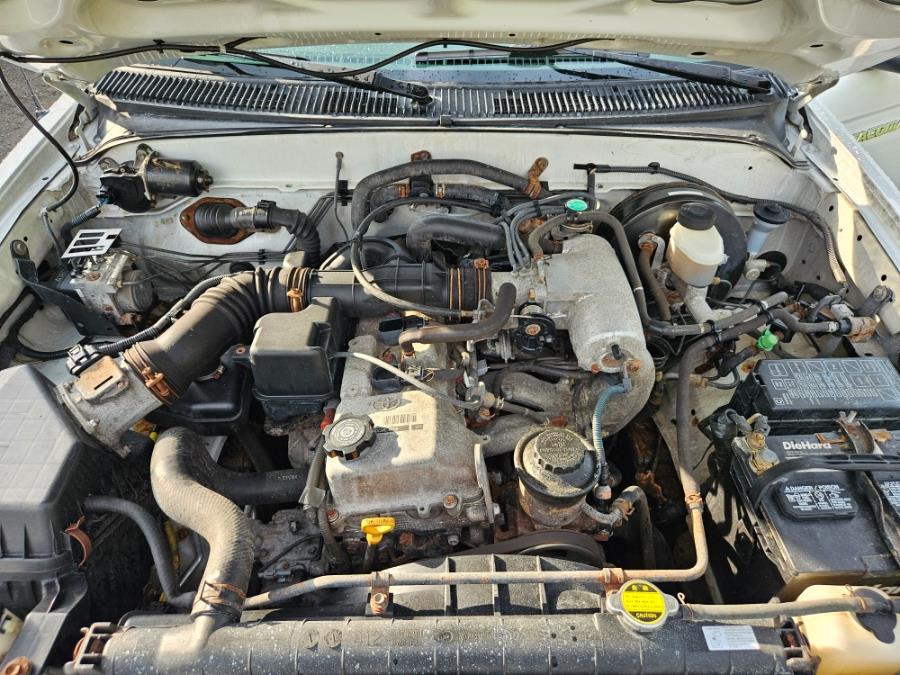 2004 Toyota Tacoma SR5 Manual~2.7 4Cyl 4WD, available for sale in East Windsor, Connecticut | Toro Auto. East Windsor, Connecticut 2004 Toyota Tacoma SR5 Manual~2.7 4Cyl 4WD, available for sale in East Windsor, Connecticut | Toro Auto. East Windsor, Connecticut